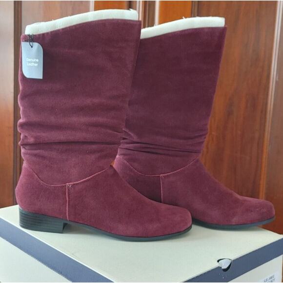 NIB st johns bay Boots "Jamie" Burgundy 9M (B) Ladies Real Leather Suede - Picture 1 of 4